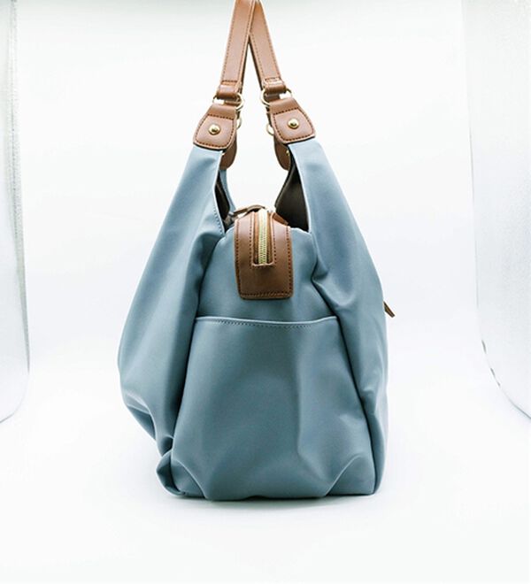 BELLUNA（ベルーナ）の「Ａ４対応１０ポケット大収納トート（トートバッグ）」｜詳細画像