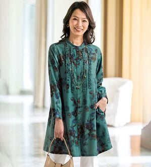 BELLUNA（ベルーナ）の「《体のラインを拾わない》コーデュロイ素材ぼかし調花柄チュニック（チュニック）」｜グリーン系