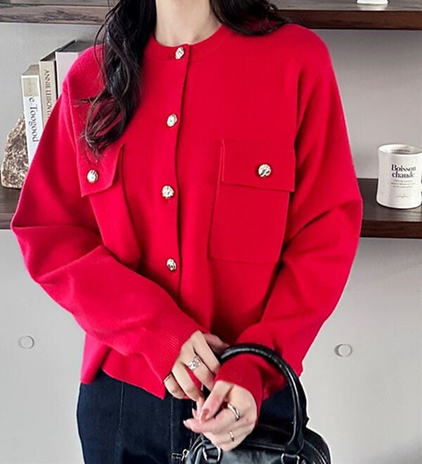 GeeRA（ジーラ）の「ロングシーズン使える！ゴールド調ボタンニットカーデ（ニットカーディガン）」｜詳細画像