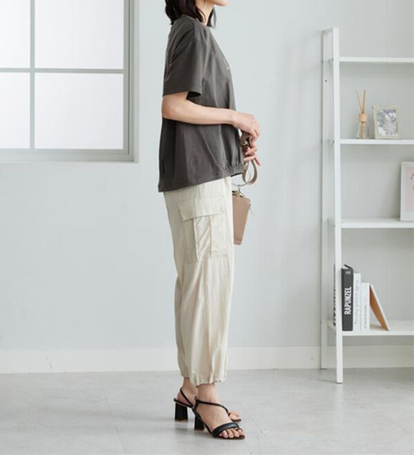 BELLUNA（ベルーナ）の「異素材切替ロゴプリントプルオーバー（カットソー）」｜詳細画像