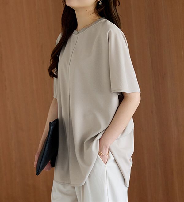 BELLUNA（ベルーナ）の「【接触冷感】Ｔシャツ感覚なのにきちんとブラウス見え！半袖プルオーバー（カットソー）」｜詳細画像