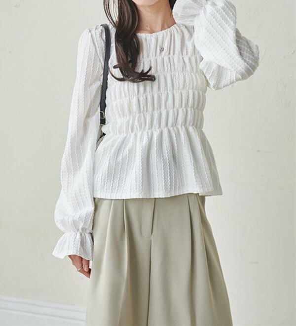 RANAN（ラナン）の「シャーリングカットブラウス（カットソー）」｜オフホワイト