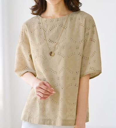 BELLUNA（ベルーナ）の「エンブロイダリーレースブラウス（ブラウス）」