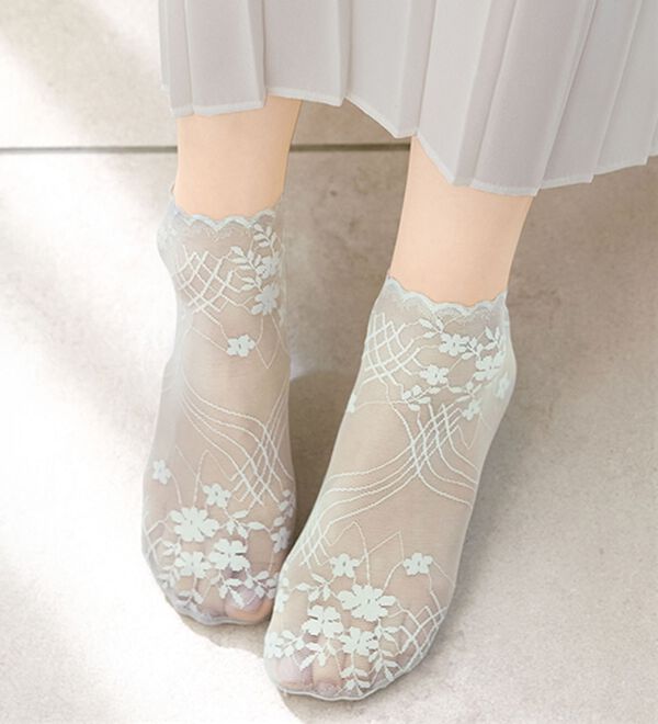 LAVIENNE（ラヴィエンヌ）の「【４足組】涼やかレースソックス（靴下・ストッキング）」｜詳細画像