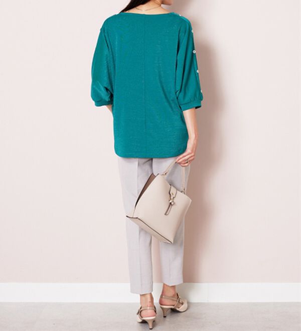 BELLUNA（ベルーナ）の「ラメ調肩ボタンデザインプルオーバー（カットソー）」｜詳細画像