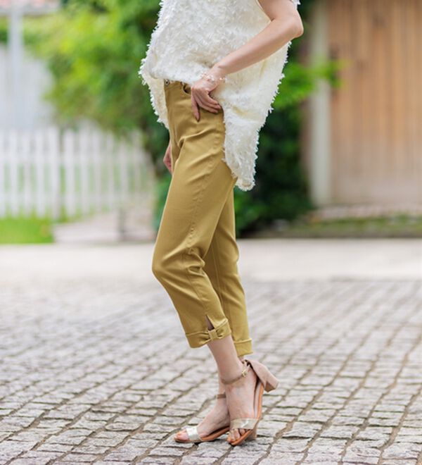 BELLUNA（ベルーナ）の「ヒンヤリ&times;サラリ速乾！綿サテンストレッチ裾リボンクロップドパンツ（クロップドパンツ）」｜詳細画像