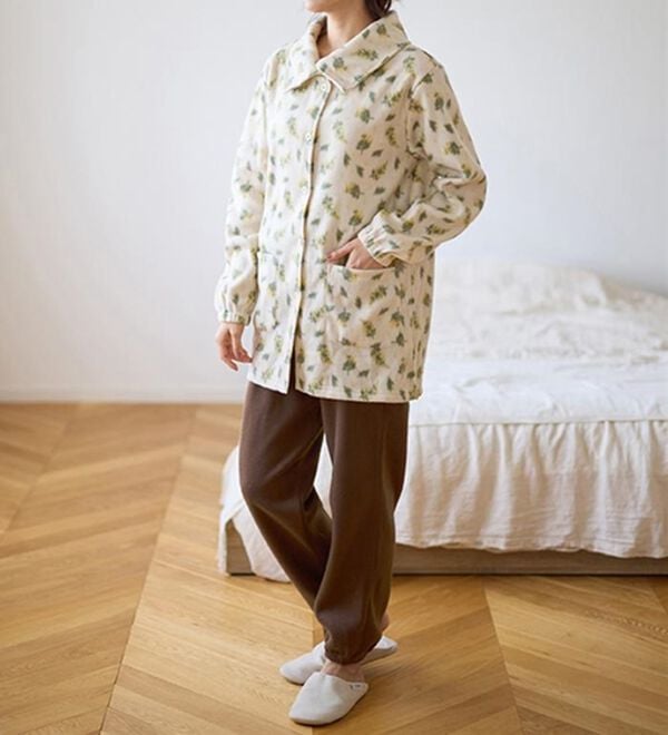 LAVIENNE（ラヴィエンヌ）の「ソフトでかるぽかフリースパジャマ（パジャマ・ルームウェア）」｜詳細画像