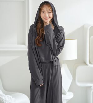 YU'NOW（ユナウ）の「＜ショートパーカータイプ＞ワッフルルームウェア３点セット（パジャマ・ルームウェア）」｜チャコールグレー