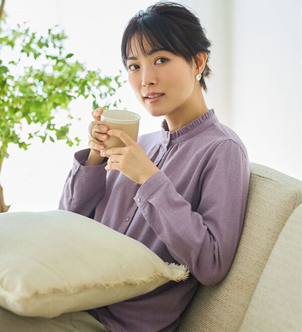 BELLUNA（ベルーナ）の「《ＨｕｇＲｅａｍコットン》フリル衿ブラウス（ブラウス）」｜詳細画像