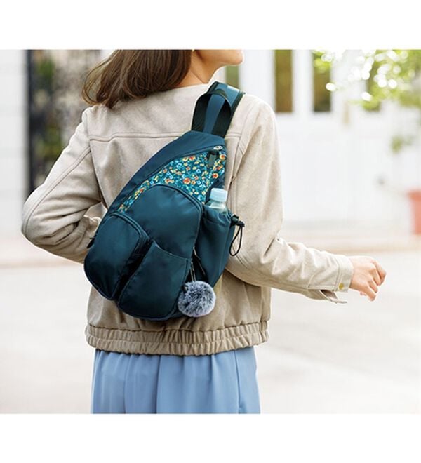 BELLUNA（ベルーナ）の「気がきく小回り優秀ボディバッグ（リュック）」｜詳細画像