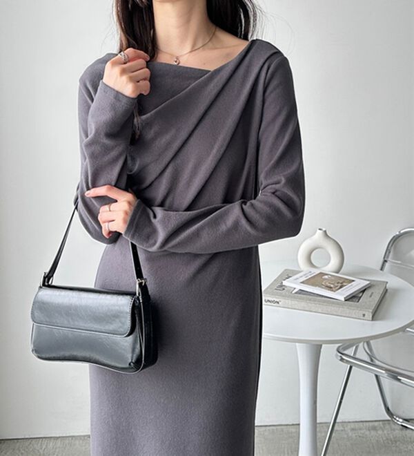 GeeRA（ジーラ）の「ドレープデザインワンピース（その他ワンピース）」｜チャコールグレー