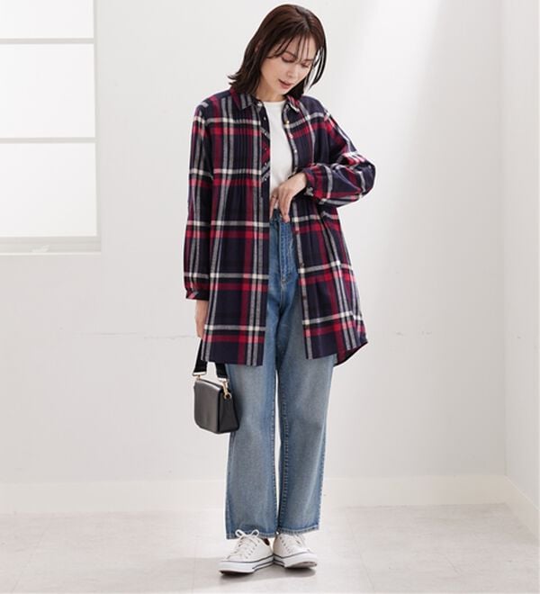 BELLUNA（ベルーナ）の「多ボタン使いチェック柄シャツチュニック（チュニック）」｜詳細画像