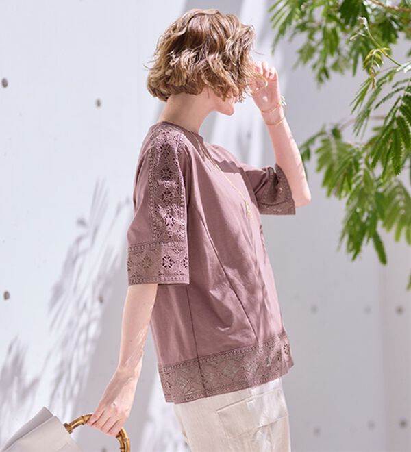 BELLUNA（ベルーナ）の「花柄レース使いデザインプルオーバー（カットソー）」｜詳細画像