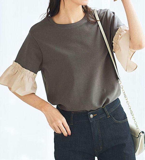 BELLUNA（ベルーナ）の「オーガニックコットン素材切替デザインプルオーバー（カットソー）」｜チャコール系