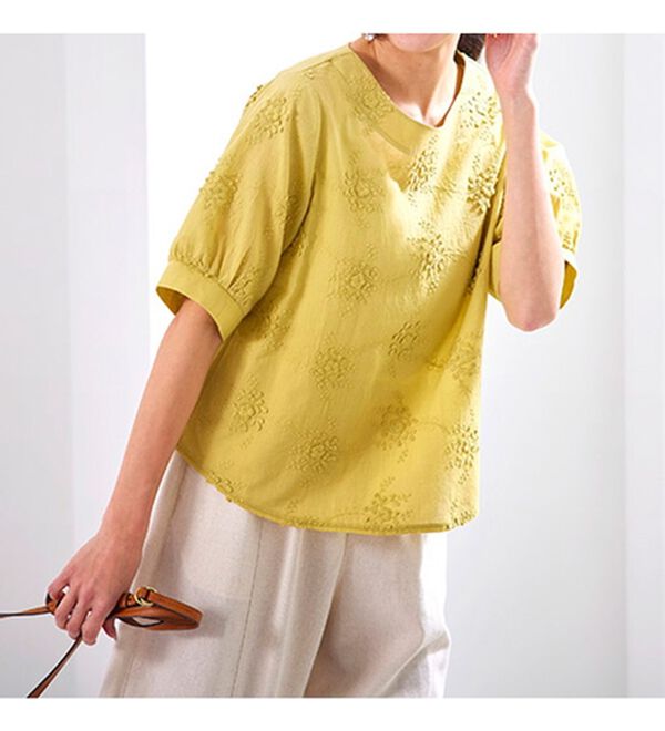 BELLUNA（ベルーナ）の「刺しゅうデザインゆったりブラウス（ブラウス）」｜詳細画像