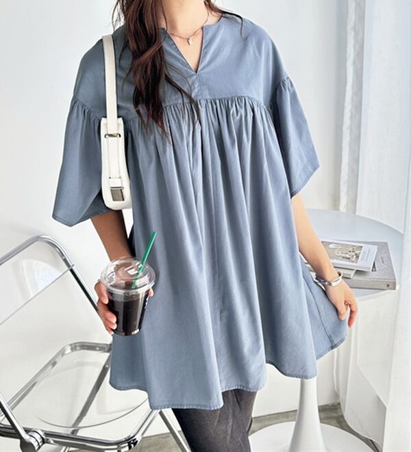 GeeRA（ジーラ）の「フレアー袖キーネックブラウス（ブラウス）」｜詳細画像