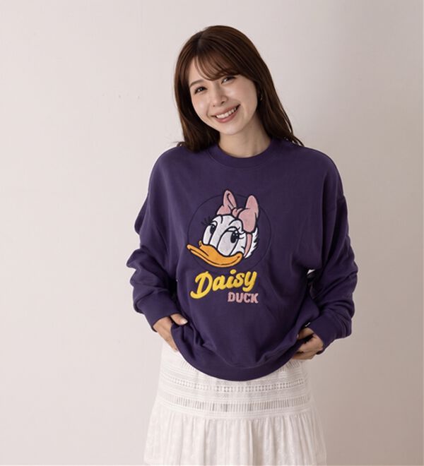 「＜Disney＞【ドナルド＆デイジー】サガラ刺しゅうゆったり裏毛トレーナー（カットソー）」｜詳細画像