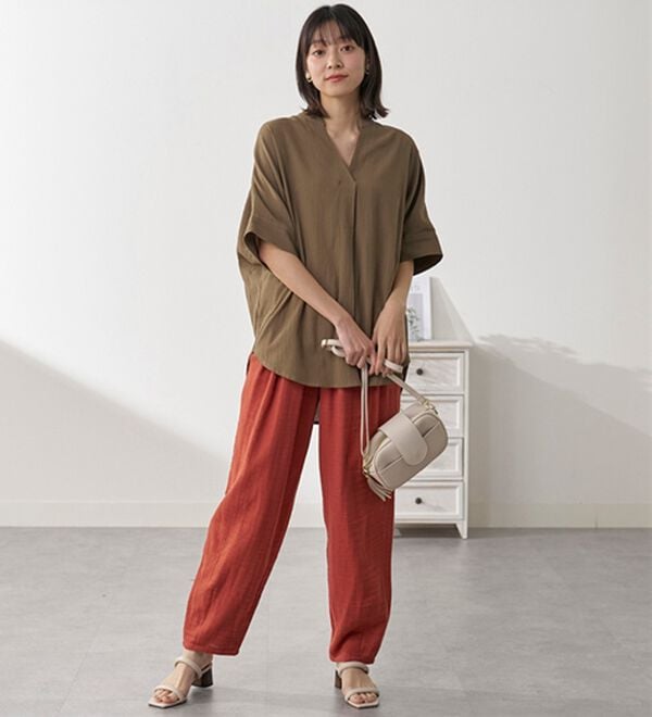 BELLUNA（ベルーナ）の「綿麻ダブルガーゼポッケギャザーパンツ（フルレングスパンツ）」｜詳細画像