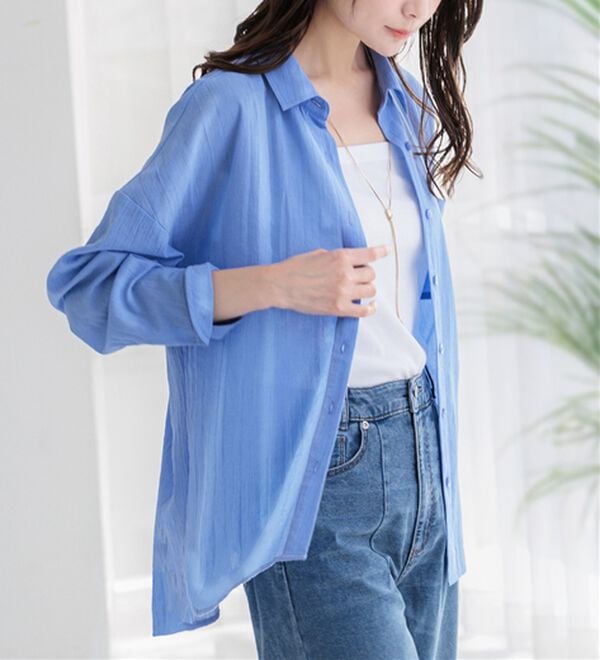 BELLUNA（ベルーナ）の「【快適Ｌａｂ．】360&deg;体型カバー！バックシャーリングシアーシャツ（シャツ）」｜サックス