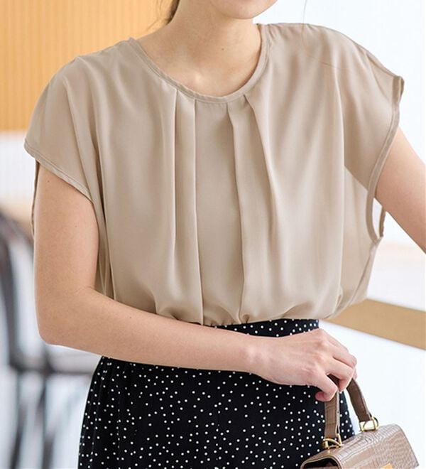 alotta（アロッタ）の「【接触冷感】機能付インナーシフォンブラウス（ブラウス）」｜グレージュ