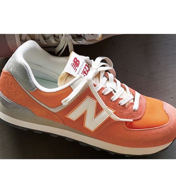 RANAN（ラナン）の「Ｕ５７４スニーカー＜ｎｅｗｂａｌａｎｃｅ・スエード・メッシュ＞（スニーカー）」｜オレンジ