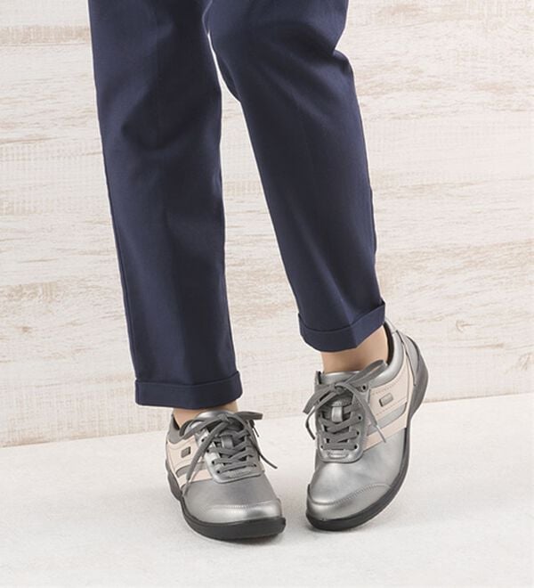 「ラシーナコンフォート５Ｅ防水ストレッチシューズ（スニーカー）」｜詳細画像