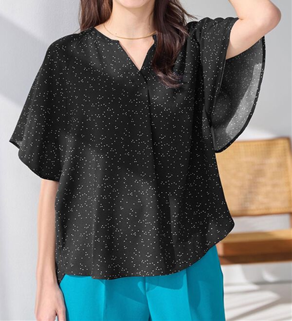 Viola e Viola（ヴィオラ エ ヴィオラ）の「【接触冷感】さらっと涼感フレアスリーブブラウス（ブラウス）」｜詳細画像