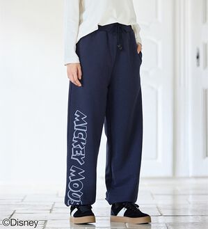BELLUNA（ベルーナ）の「＜Ｄｉｓｎｅｙ＞【ミッキー】ロゴプリント裏起毛スウェットパンツ（ワイドパンツ・ガウチョ）」｜ネイビー