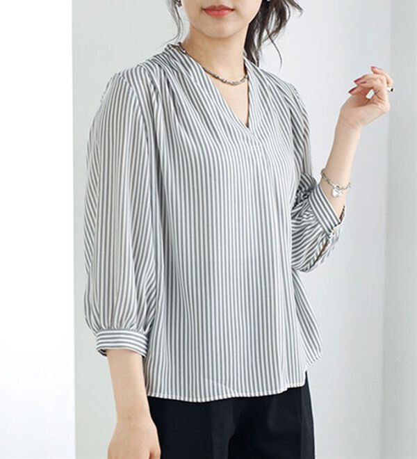 GeeRA（ジーラ）の「シルエットきれい！上品7分袖デザインブラウス（ブラウス）」｜詳細画像