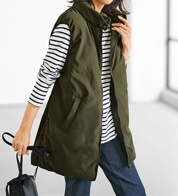 BELLUNA（ベルーナ）の「スタンド衿デザインノンキルト中わたベスト（中わたコート・ベスト）」｜カーキ