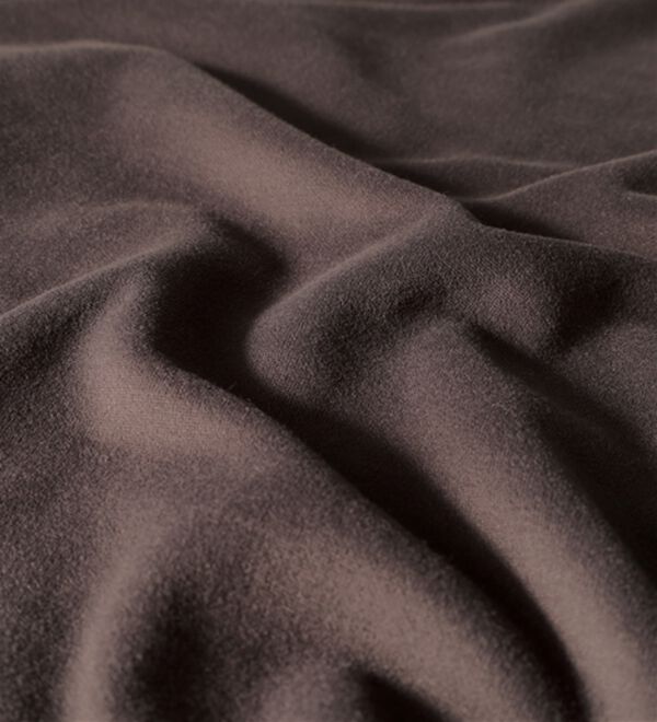 BELLUNA（ベルーナ）の「吸湿発熱ポンチ素材袖切替プルオーバー（カットソー）」｜詳細画像