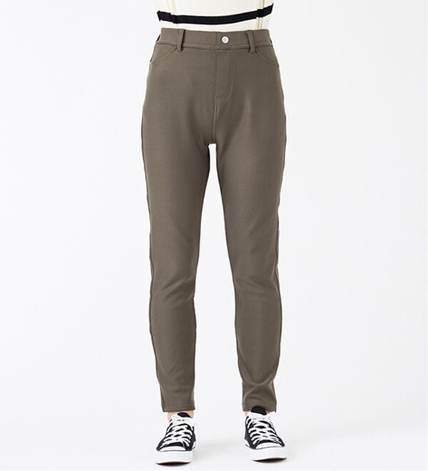 BELLUNA（ベルーナ）の「マシュマロみたいな裏ベロアなめらかストレッチパンツ（フルレングスパンツ）」｜詳細画像