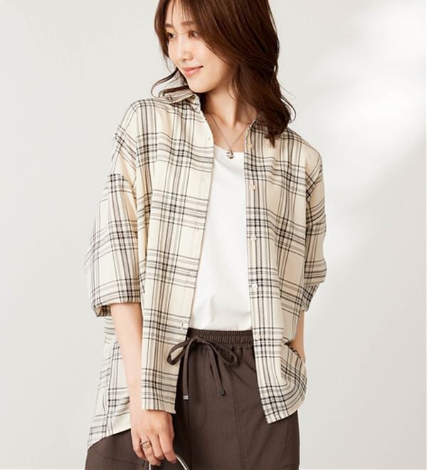 BELLUNA（ベルーナ）の「シアージョーゼット素材チェック柄シャツ（シャツ）」｜アイボリー系