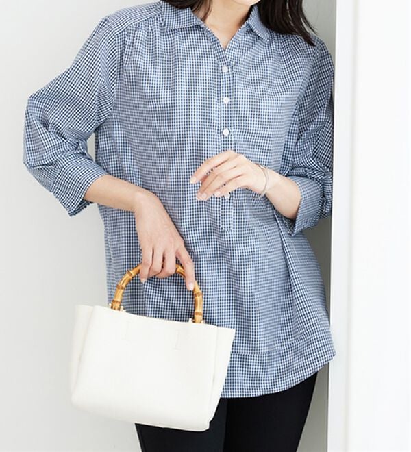 BELLUNA（ベルーナ）の「【シワになりにくい】サラリ快適！ギャザー使いシャツチュニック（チュニック）」｜ギンガム