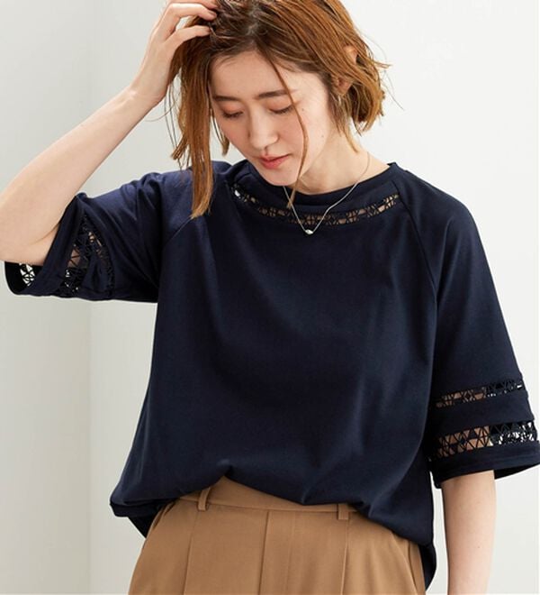 BELLUNA（ベルーナ）の「衿＆袖ハシゴレース使いプルオーバー（カットソー）」｜詳細画像