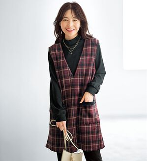 BELLUNA（ベルーナ）の「なめらか裏ベロアジャンパースカート（ジャンパースカート）」｜ボルドー系チェック