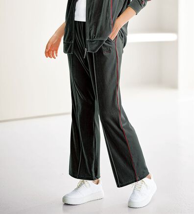 BELLUNA（ベルーナ）の「＜ＦＩＬＡ＞ベロア素材配色使いパンツ（その他パンツ）」