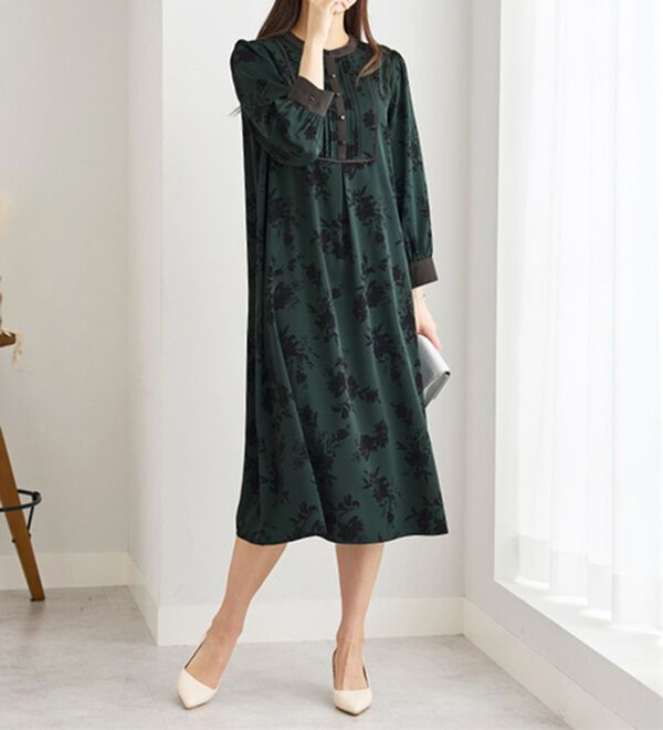 BELLUNA（ベルーナ）の「ビンテージ柄ピンタック使いワンピース（その他ワンピース）」｜詳細画像