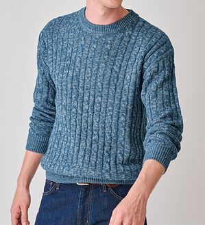 「２色で編み上げる高見えケーブル編セーター（メンズニット・セーター）」｜杢インディゴ