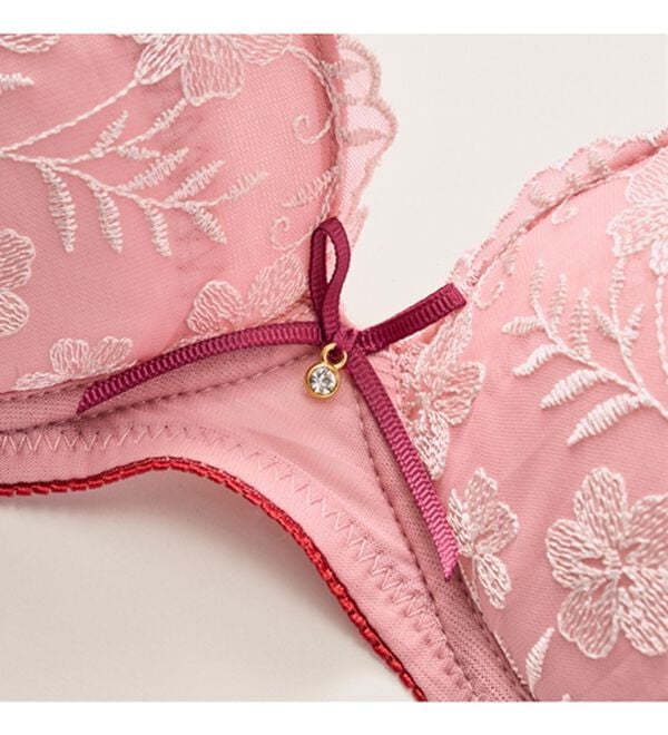 YU'NOW（ユナウ）の「ぷるるん谷間のノンワイヤーブラ＆ショーツ（ブラジャー＆ショーツセット）」｜詳細画像