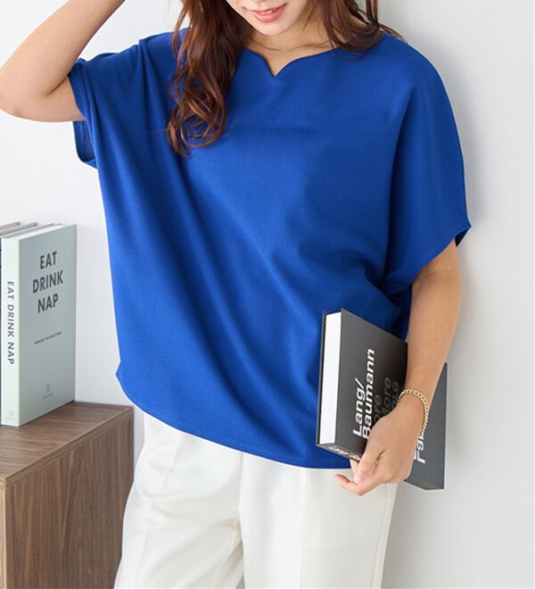 alotta（アロッタ）の「着痩せが叶うドルマンスリーブきれいめカットソー（カットソー）」｜詳細画像