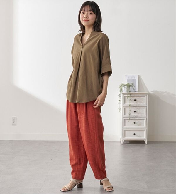 BELLUNA（ベルーナ）の「綿麻ダブルガーゼポッケギャザーパンツ（フルレングスパンツ）」｜詳細画像