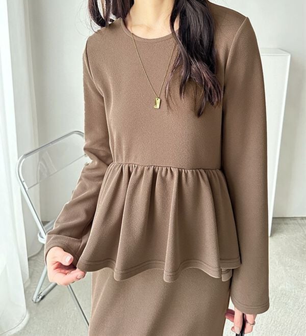 GeeRA（ジーラ）の「楽ちん！ペプラムデザインワンピース（カットソーワンピース）」｜詳細画像