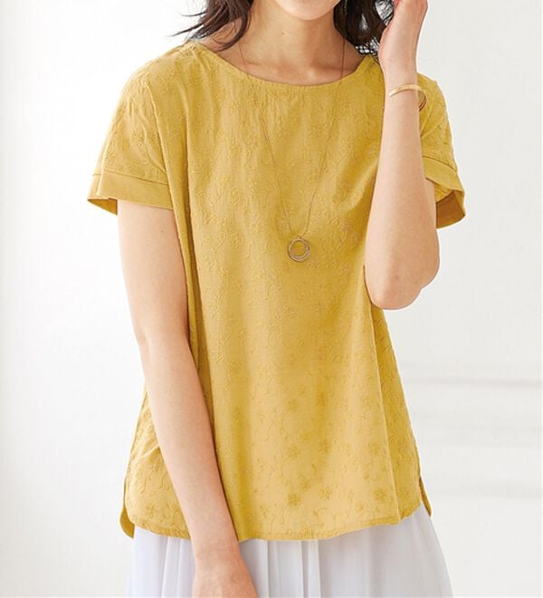 BELLUNA（ベルーナ）の「刺しゅうレース切替プルオーバー（カットソー）」｜イエロー