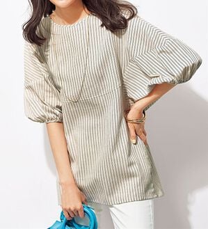 BELLUNA（ベルーナ）の「柔らか綿麻ボリューム袖ブラウス（ブラウス）」｜オフ白系ストライプ