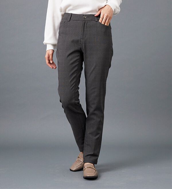 BELLUNA（ベルーナ）の「美脚ストレッチ裏起毛パンツ（フルレングスパンツ）」｜ダークチャコール系