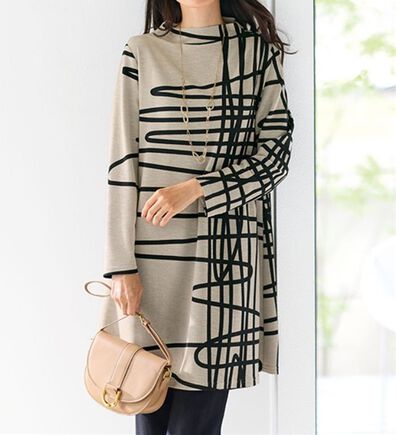 BELLUNA（ベルーナ）の「手描き風プリントカットソーチュニックワンピース（チュニックワンピース）」