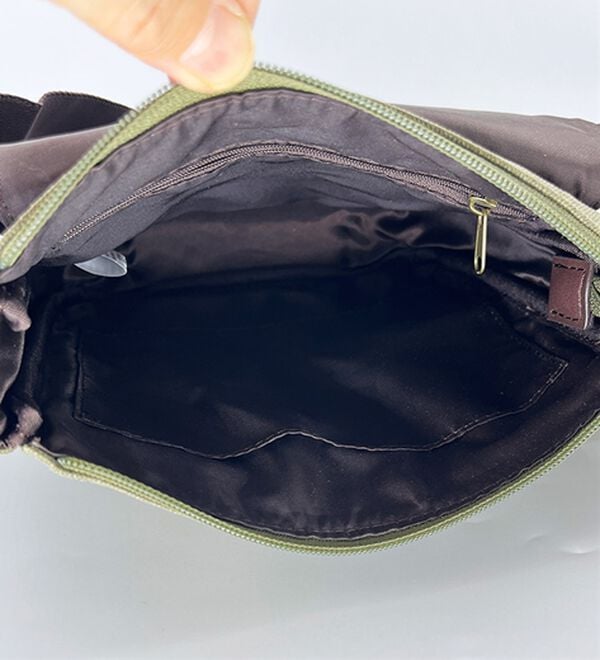 「＜クロコダイル＞洗い加工帆布スマートショルダー（メンズショルダーバッグ）」｜詳細画像