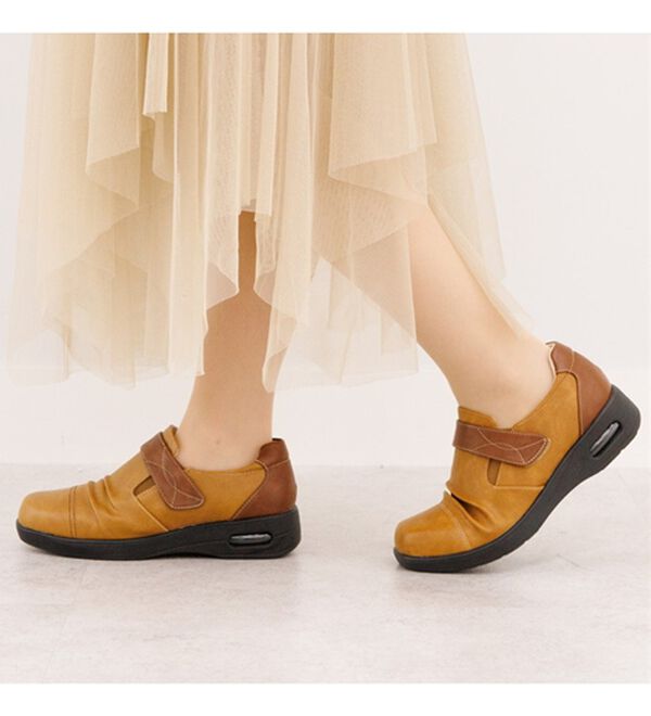 BELLUNA（ベルーナ）の「５Ｅシャーリング使いエア入りシューズ（スリッポン）」｜詳細画像