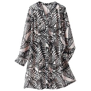 BELLUNA（ベルーナ）の「楊柳素材プリントオーバーブラウス（チュニック）」｜リゾート柄